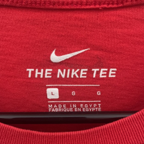 Nike T-shirt - Picture 2 of 2